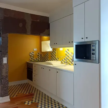 Azera - Laura Azera Praia da Vitória